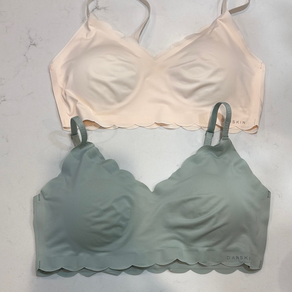 Danskin Cream and Mint Green Seamless Scalloped Bralette Set